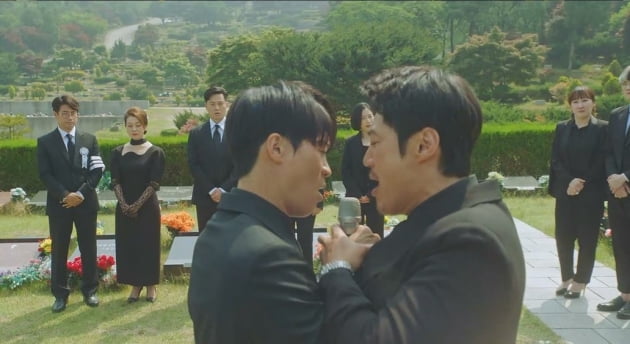 [종합] 이서진, 혼외자 있었나…'가족'으로 묶인 주현영과 비밀 관계 ('연예인 매니저로 살아남기')
