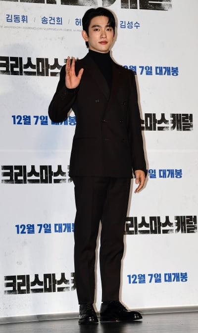 [TEN 포토] 박진영 '그림자까지 완벽한 외모'