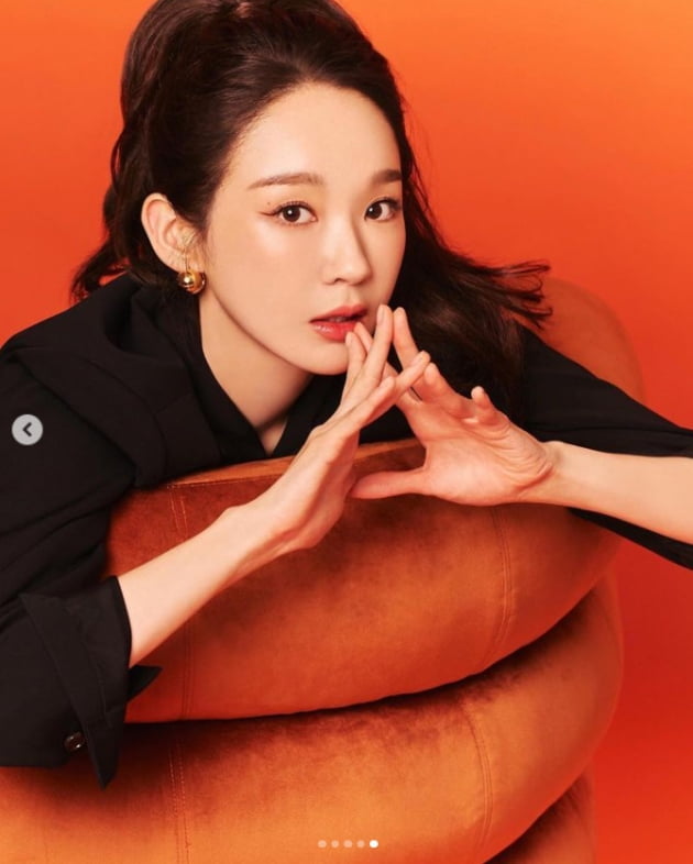 강민경, 러블리 미소...청청미모에 고혹미까지