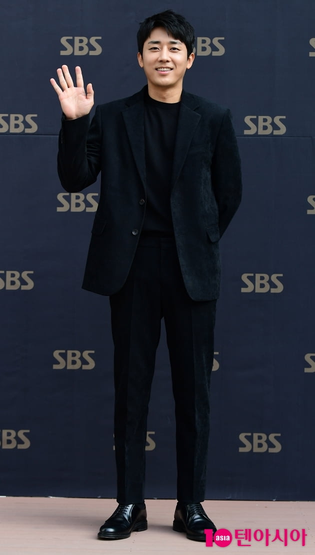 [TEN 포토] 손호준 '반가워요'