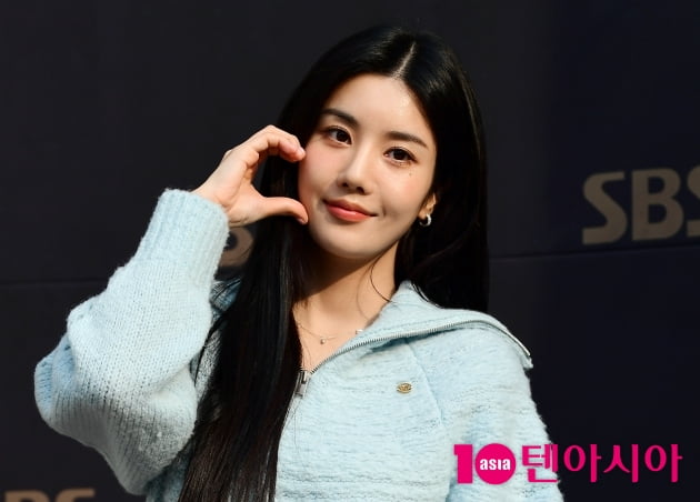 [TEN 포토] 권은비 '아름다운 볼하트'