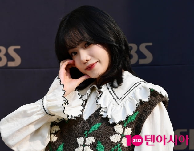 [TEN 포토] 조유리 '빠져드는 이목구비'