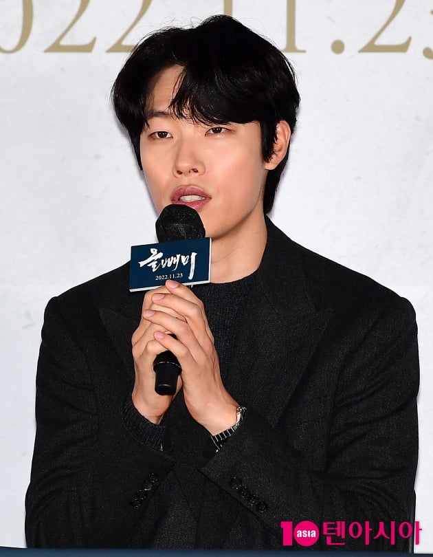 [TEN 포토] 류준열 "찍는동안 이 영화를 사랑했구나"