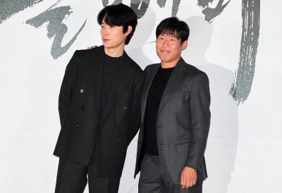 [TEN 포토] 류준열-유해진 '돋보이는 브로맨스'