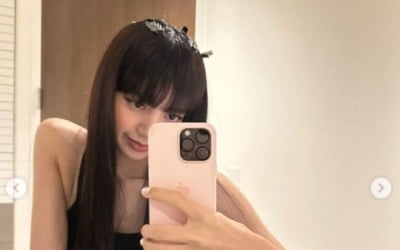 블랙핑크 리사, 명품 '개미 허리' 과시…'치명美' 가득 표정