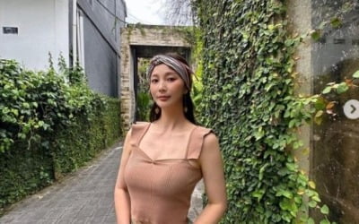 안혜경, 44세에도 빛나는 비주얼…볼륨감 넘치는 몸매 과시