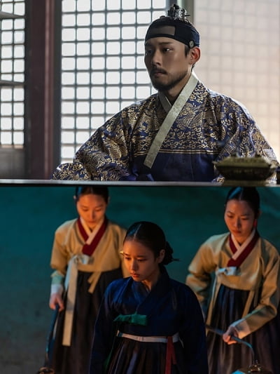 '한예종 10학번' 김성철·안은진, 단단한데 인간미 넘치네('올빼미')