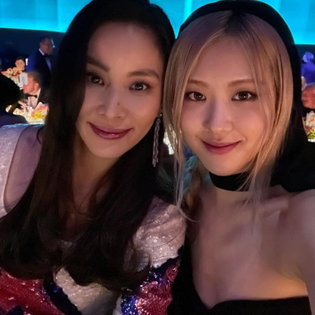 '장동건♥' 고소영, 블랙핑크 로제 만났네…나이 25살 차 넘은 우정