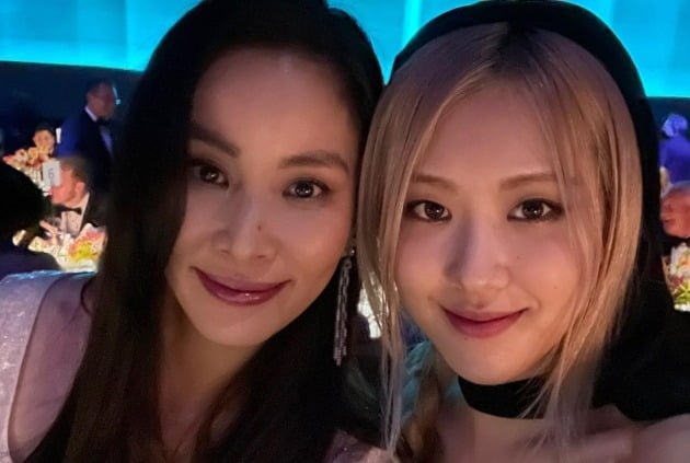 '장동건♥' 고소영, 블랙핑크 로제 만났네…나이 25살 차 넘은 우정