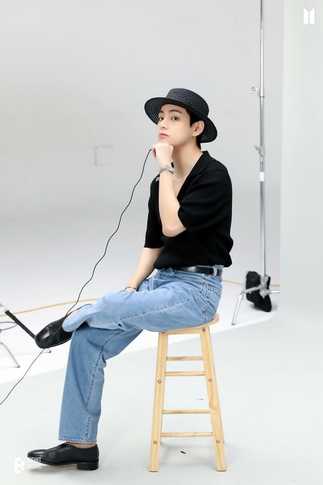 방탄소년단 뷔, 청춘의 상징 같은 화보 장인