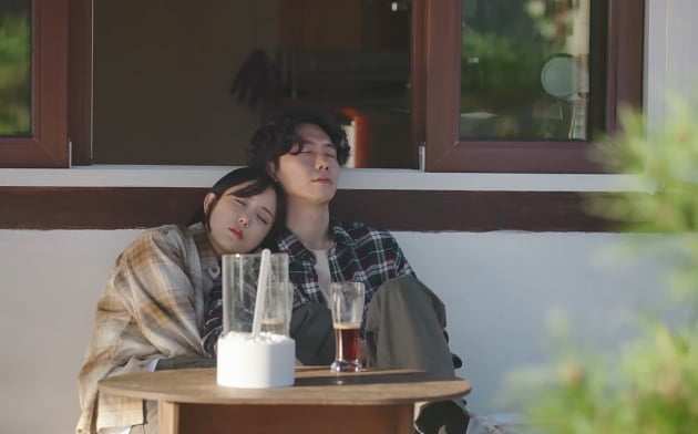 이소라♥최동환, 카메라 존재 알면서도 스킨십…이지혜 "둘이 좋아 죽네" ('돌싱외전2')