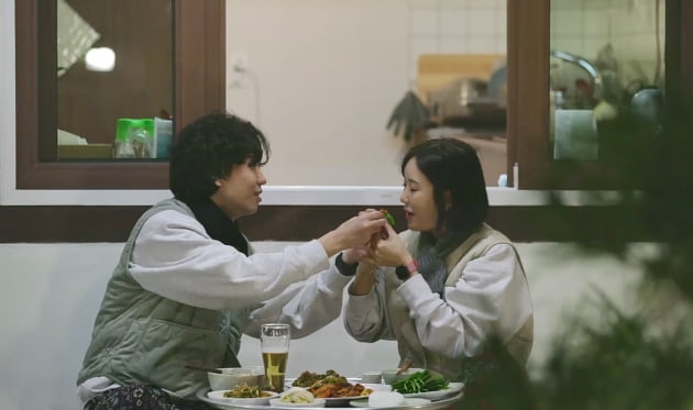 이소라♥최동환, 카메라 존재 알면서도 스킨십…이지혜 "둘이 좋아 죽네" ('돌싱외전2')