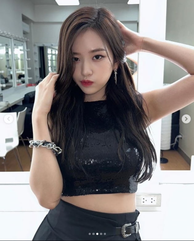 아이브 안유진, 어떻게 봐도 예쁨 한가득...더 과감해진 섹시美