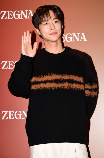 [TEN 포토] 배인혁 '백화점 나들이'