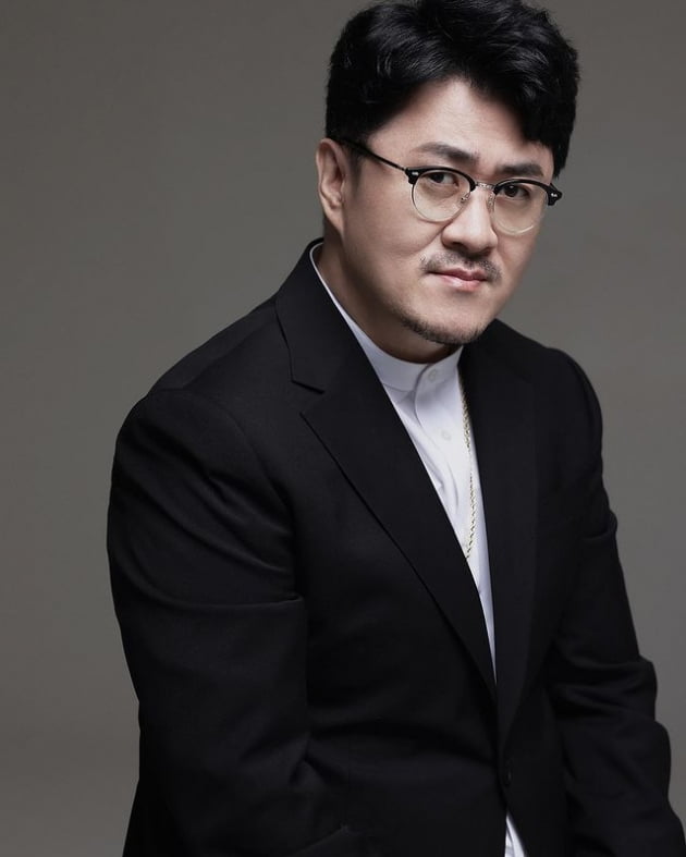 데프콘, 수트 입었을 뿐인데 다르네…20년 만에 찍은 프로필 사진 공개