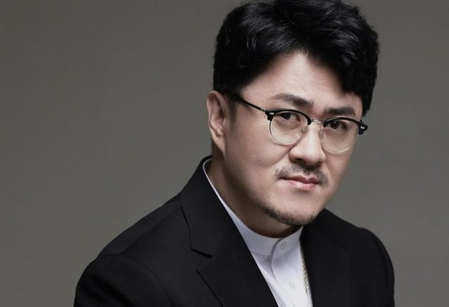 데프콘, 수트 입었을 뿐인데 다르네…20년 만에 찍은 프로필 사진 공개