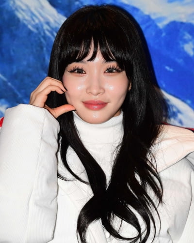 [TEN 포토] 청하 '청량함 넘치는 볼하트'