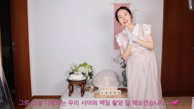 '연하 의사♥' 이정현, 딸 백일상에 청자 "백화점 가니 꽃 한 송이 3만원"