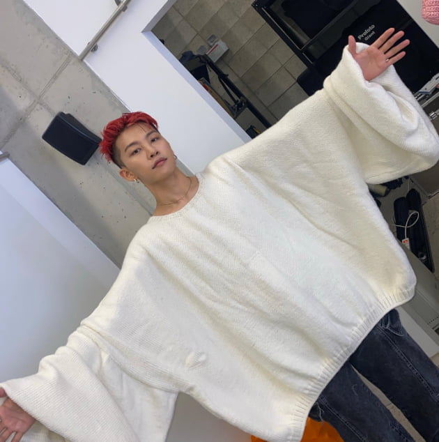 '엠비셔스' 진우, 근육질의 왕자님…설레는 "안아줘"