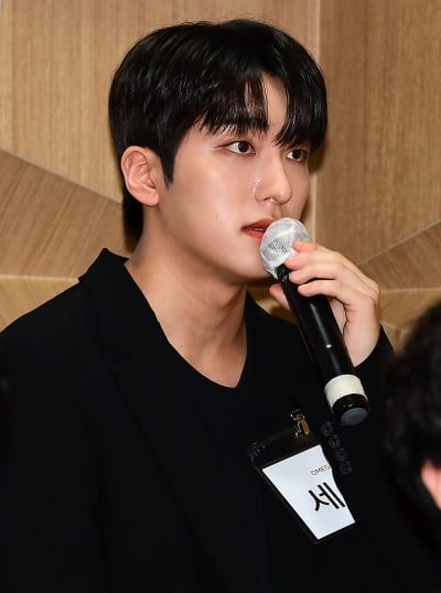 [TEN 포토] 오메가엑스 세빈 ''전 대표 술자리를 거부하면 다음 앨범은 없다'고 협박했다'