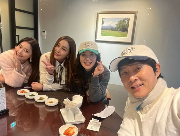 오윤아, 최수종♥하희라 부부·이민정과 만났다 "행복했던 날"
