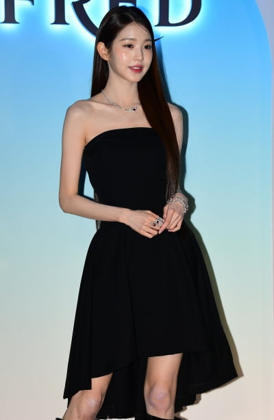 [TEN 포토] 장원영 '미모에 빠져든다'