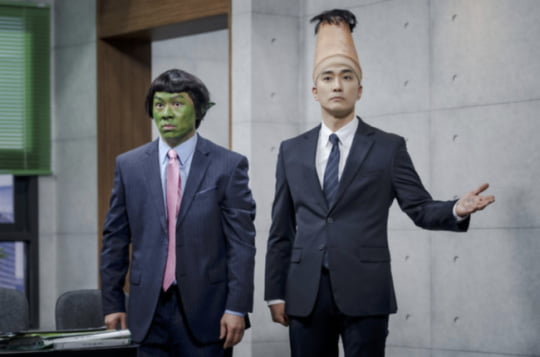 [종합] "송승헌, 홀애비 냄새나지 않아?" 47세 나이 공격에도 여유로운 개그감('SNL')