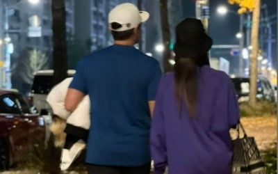 '추신수♥' 하원미, 손 꼭 잡고 산책 "느낌 좋아"…다정다감 분위기