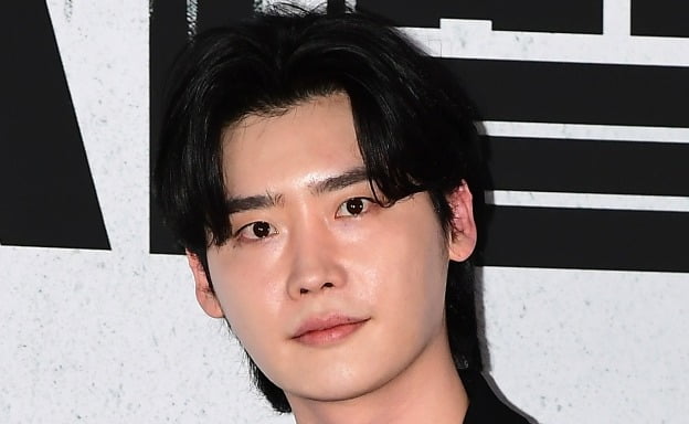 [공식] 이종석, 코로나19 확진 "'데시벨' 무대 인사·예정된 일정 취소"