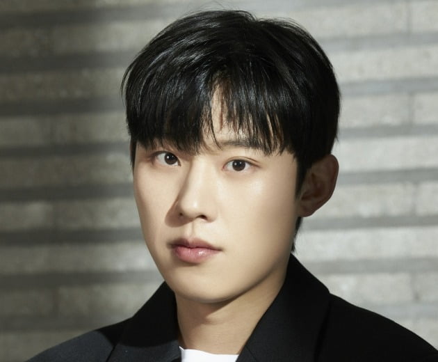 [TEN인터뷰] 김성철 "올해 서른셋인 나, 매번 다 잘 해내지 못했지만 멋있는 아저씨로"