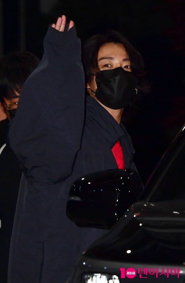 [TEN 포토] 방탄소년단 정국 '마스크 넘어 잘생김'