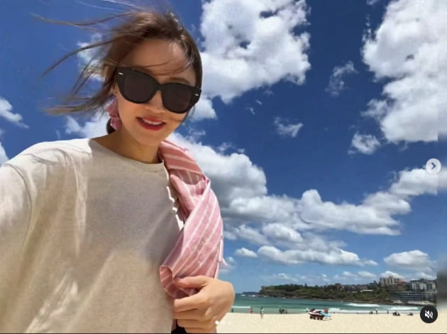 '임창정♥' 서하얀, 호주바람도 질투하는 미모..."바람에게 혼나고 왔어요"