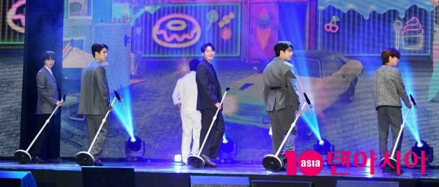 [TEN 포토] 고막소년단 '데뷔 쇼케이스 엔딩'