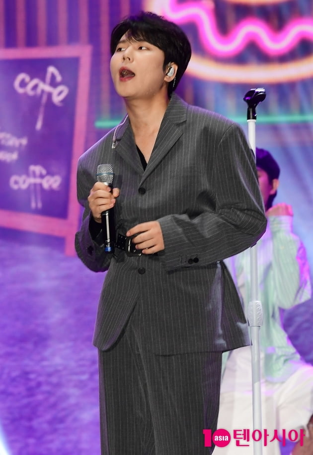 [TEN 포토] 고막소년단 정승환 '댄스담당 리듬타며~