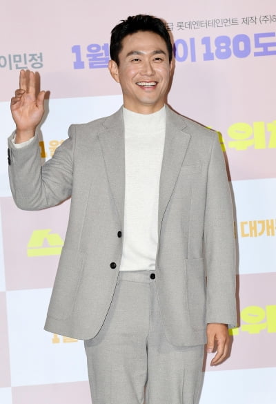 [TEN 포토] 오정세 '해맑은 미소'