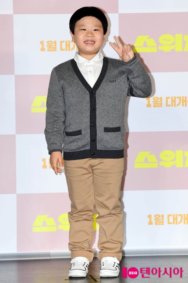 [TEN 포토] 김준 '귀여운 미소'