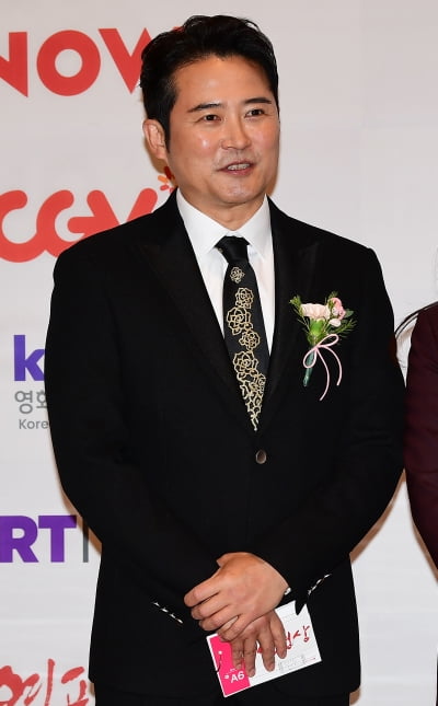 [TEN 포토] 임호 '영평상 MC 인사드려요'