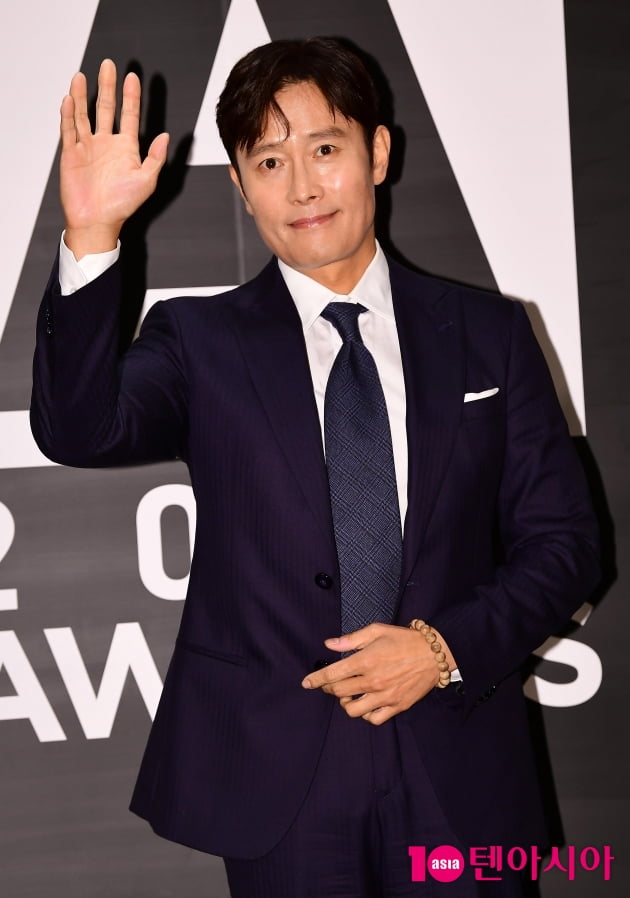 [TEN 포토] 이병헌 '부드러운 인사'