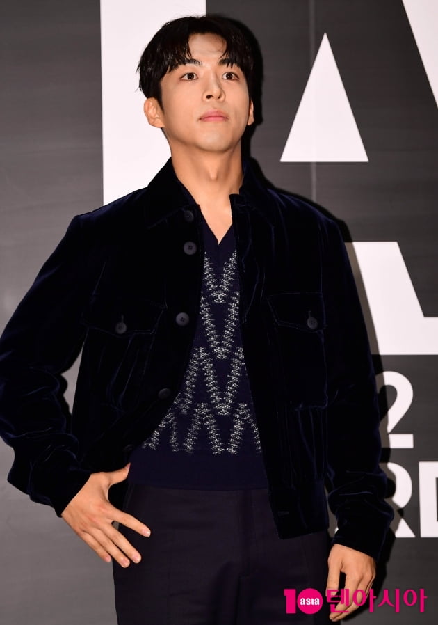 [TEN 포토] 주종혁 '멋진 포즈로'