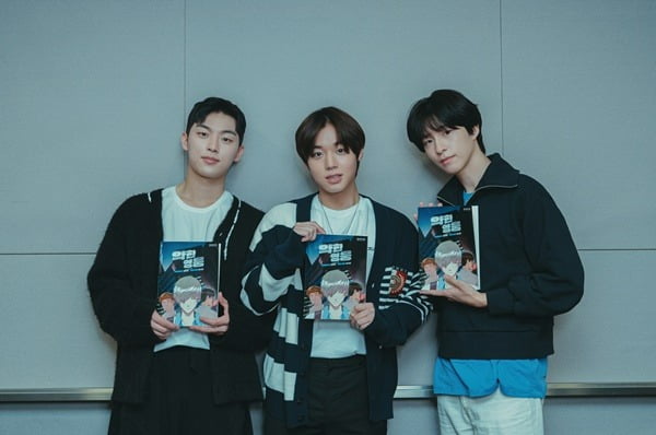 박지훈·최현욱·홍경, 돌풍 주역들의 서먹서먹한 첫 만남 그 순간('약한영웅')