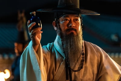 '올빼미' 조성하, 빈틈 없는 묵직함