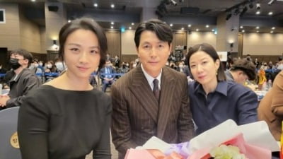 정우성, 탕웨이X전혜진과 '쓰리샷'…다정 남매 모먼트