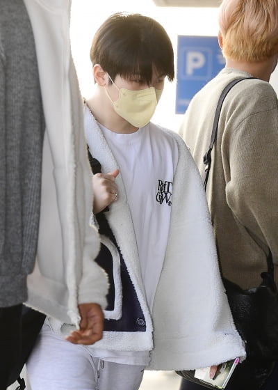 [TEN 포토] 세븐틴 우지 '흰티만 입어도 빛나'