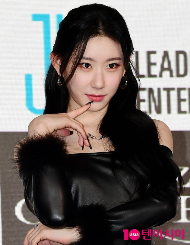 [TEN 포토] 있지 채령 '고양이 눈빛'