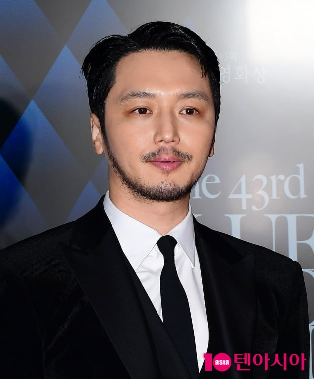 [TEN 포토] 변요한 '터프한 수염'