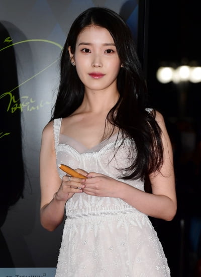 [TEN 포토] 아이유 '눈부심 그 자체'