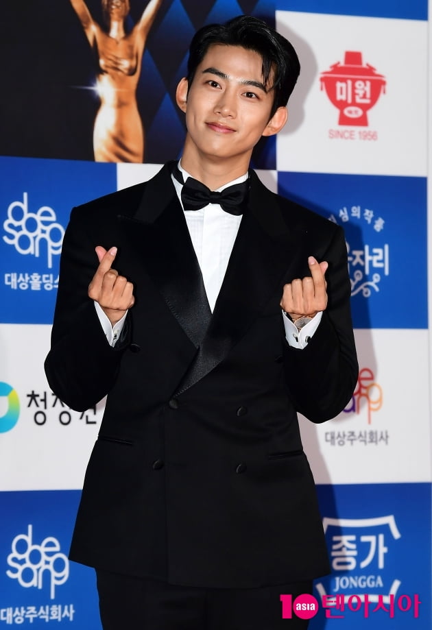 [TEN 포토] 옥택연 '미소가 햇살일세~'