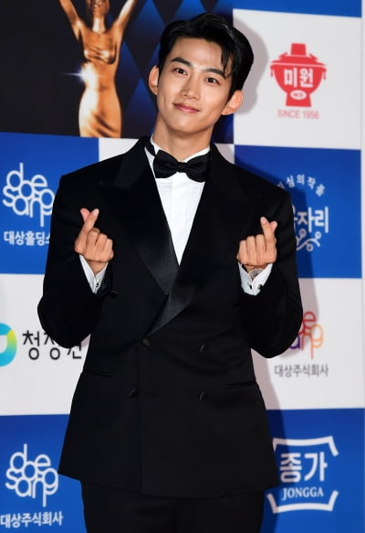 [TEN 포토] 옥택연 '미소가 햇살일세~'