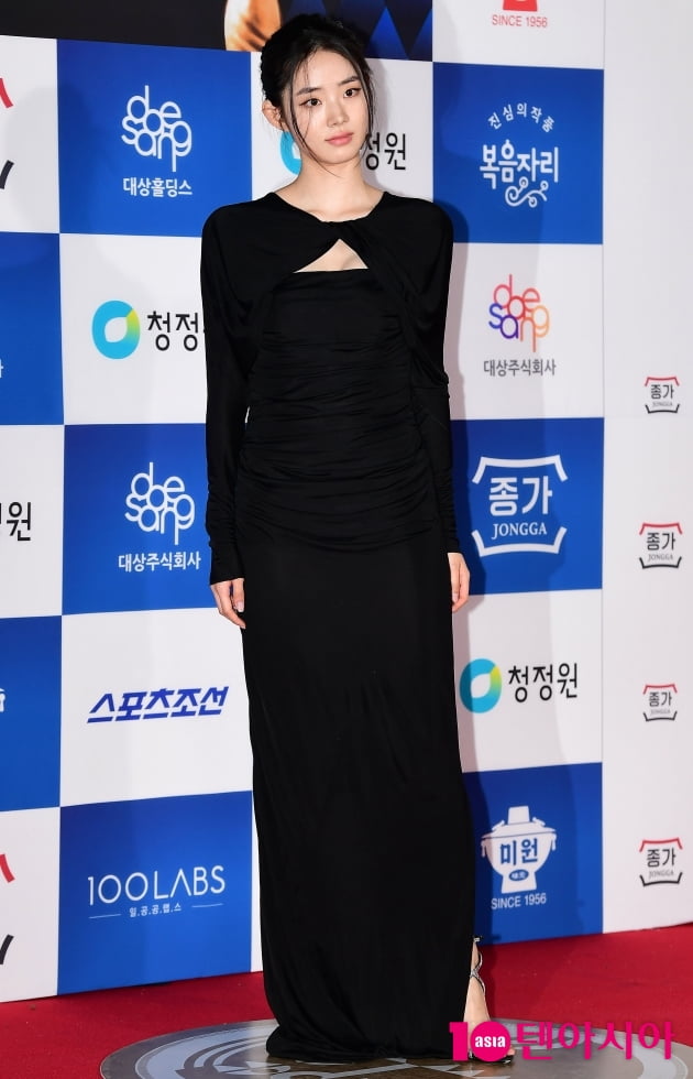 [TEN 포토] 신시아 '마녀의 우아함'