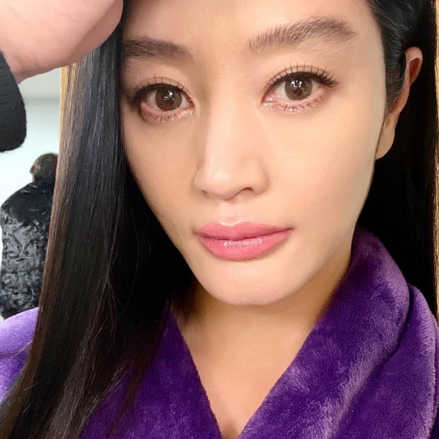 김혜수, 미인의 정식…작은 얼굴에 다 담긴 큼직+또렷 눈코입